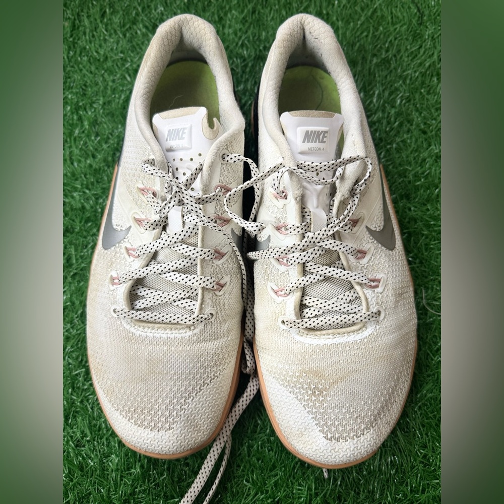 Nike
(WMNS) Nike Metcon 4 'White Metallic Silver'‎ 924593-100 Size 10